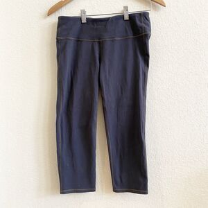 Athleta Women's M Chaturanga Gray Crop Capri Leggings‎ Workout Yoga